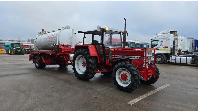 Case International 844 S (VIDANGEUR !!! / VACUUM !!! / 4X4 / BELGIAN TRACTOR / PERFECT CONDITION / 6000 + 1500L / POMP 100L/MIN) - Vacuum truck: picture 3 Case International 844 S (VIDANGEUR !!! / VACUUM !!! / 4X4 / BELGIAN TRACTOR / PERFECT CONDITION / 6000 + 1500L / POMP 100L/MIN) - Vacuum truck: picture 3