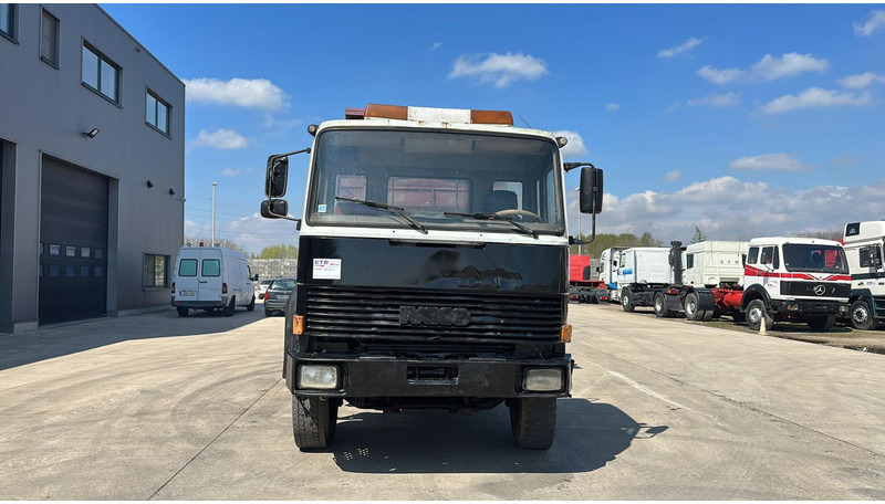 Iveco MAGIRUS 260 - 34 (LIVRAISON GRATUITE AU PORT D'ANVERS / POMPE MANUELLE) - Tipper: picture 2 Iveco MAGIRUS 260 - 34 (LIVRAISON GRATUITE AU PORT D'ANVERS / POMPE MANUELLE) - Tipper: picture 2