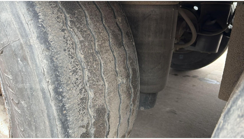 Krone SDP27 (BELGIAN TRAILER / DRUM BRAKES / FREINS TAMBOURS) - Dropside/ Flatbed semi-trailer: picture 5 Krone SDP27 (BELGIAN TRAILER / DRUM BRAKES / FREINS TAMBOURS) - Dropside/ Flatbed semi-trailer: picture 5