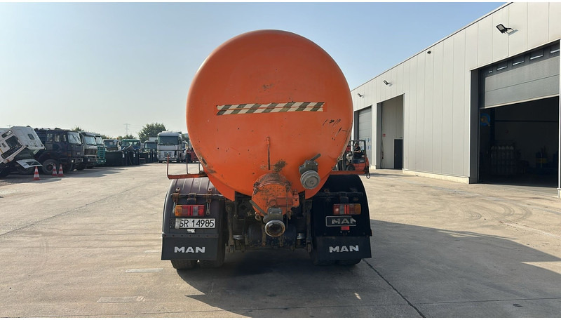 MAN 19.322 (MANUAL PUMP / POMPE MANUELLE / 11.000L) - Vacuum truck: picture 5 MAN 19.322 (MANUAL PUMP / POMPE MANUELLE / 11.000L) - Vacuum truck: picture 5