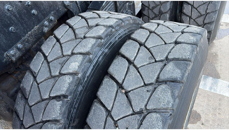 Tipper MAN 35.414 (6 CYLINDER / 8X6 / BIG AXLES / STEEL SUSP. / LAMES / GRAND PONT): picture 14