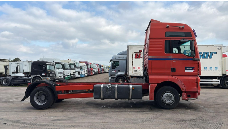 MAN TGA 18.410 (POMPE MANUELLE / MANUAL PUMP / BOITE MANUELLE / MANUAL GEARBOX) - Cab chassis truck: picture 4 MAN TGA 18.410 (POMPE MANUELLE / MANUAL PUMP / BOITE MANUELLE / MANUAL GEARBOX) - Cab chassis truck: picture 4