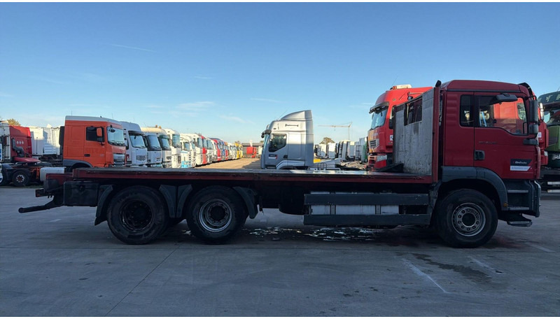 MAN TGA 26.360 (6X4 / STEEL SUSP / LAMES / MANUAL PUMP / BOITE MANUELLE / MANUAL GEARBOX) - Dropside/ Flatbed truck: picture 3 MAN TGA 26.360 (6X4 / STEEL SUSP / LAMES / MANUAL PUMP / BOITE MANUELLE / MANUAL GEARBOX) - Dropside/ Flatbed truck: picture 3