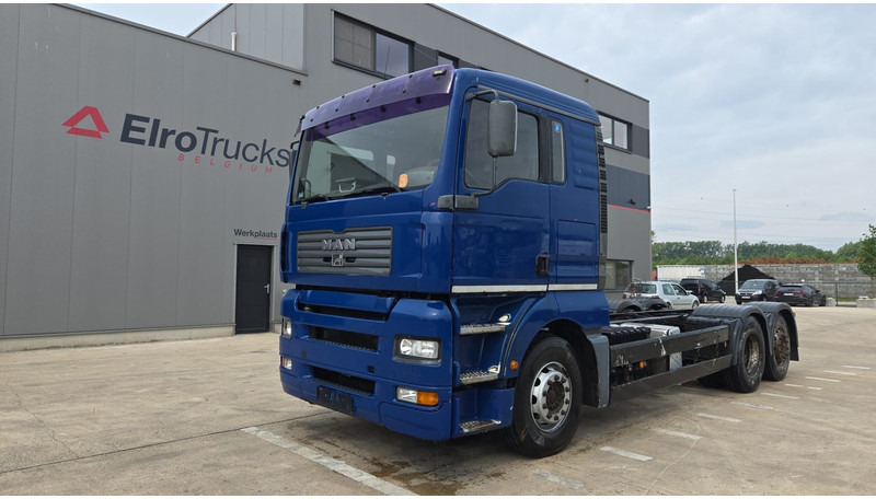 MAN TGA 26.460 (MANUAL PUMP / POMPE MANUELLE / MANUAL GEARBOX / BOITE MANUELLE / 6X2 / FRONT STEEL / DEVANT LAMES) - Cab chassis truck: picture 1 MAN TGA 26.460 (MANUAL PUMP / POMPE MANUELLE / MANUAL GEARBOX / BOITE MANUELLE / 6X2 / FRONT STEEL / DEVANT LAMES) - Cab chassis truck: picture 1
