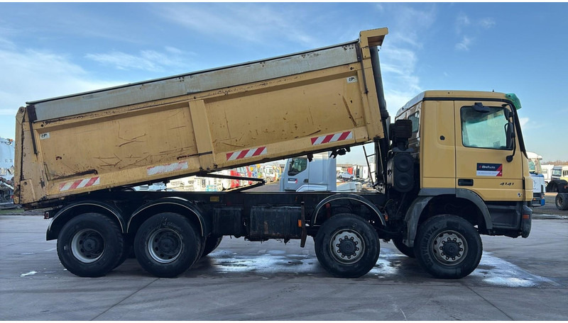 Mercedes-Benz Actros 4141 (8X8 / BOITE MANUELLE / MANUAL GEARBOX / STEEL / LAMES / MP2 / V6) - Tipper: picture 3 Mercedes-Benz Actros 4141 (8X8 / BOITE MANUELLE / MANUAL GEARBOX / STEEL / LAMES / MP2 / V6) - Tipper: picture 3