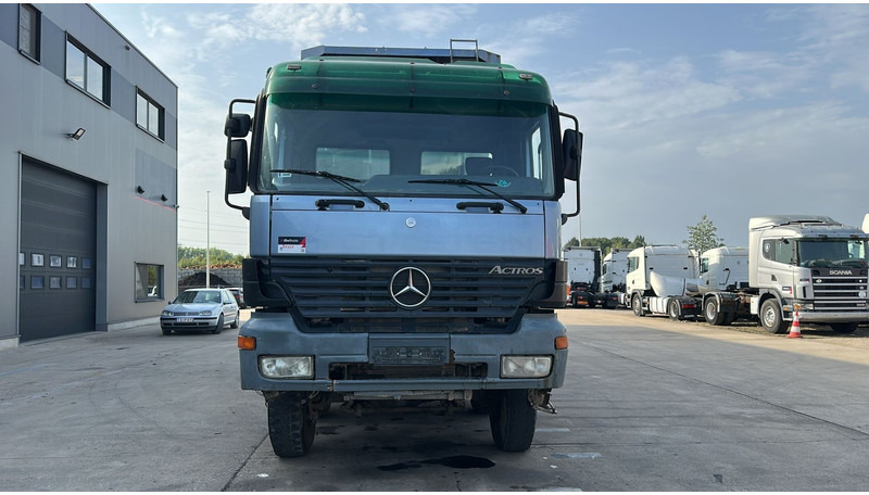 Mercedes-Benz Actros 4143 (8X8 / BOITE MANUELLE / LAMES / GRAND PONT / STEEL SUSP. / BIG AXLE) - Tipper: picture 2 Mercedes-Benz Actros 4143 (8X8 / BOITE MANUELLE / LAMES / GRAND PONT / STEEL SUSP. / BIG AXLE) - Tipper: picture 2
