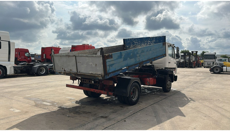Mercedes-Benz SK 809 (POMPE MANUELLE / MANUAL PUMP / HELPER / AUXILAIRY / SPER / STEEL SUSP.) - Tipper: picture 3 Mercedes-Benz SK 809 (POMPE MANUELLE / MANUAL PUMP / HELPER / AUXILAIRY / SPER / STEEL SUSP.) - Tipper: picture 3