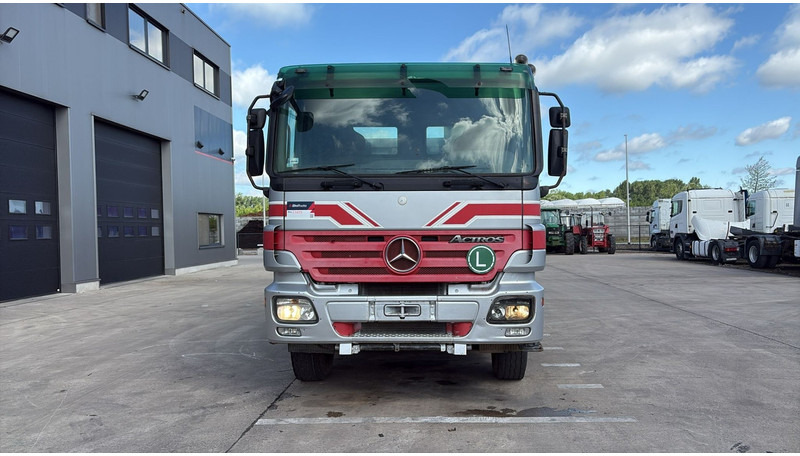 Mercedes-Benz actros 3241 (8X4 / LAMES / GRAND PONT / GRAND BENNE / 3 PONTS / TRES BONNE ETAT) - Tipper: picture 2 Mercedes-Benz actros 3241 (8X4 / LAMES / GRAND PONT / GRAND BENNE / 3 PONTS / TRES BONNE ETAT) - Tipper: picture 2