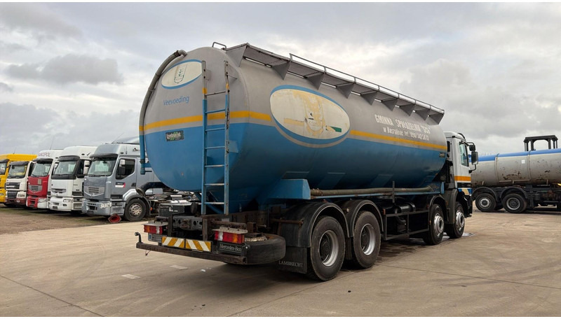 Mercedes-Benz actros 4140 (8X4 / EPS / CHASSIS 8M LONGEUR !! / GRAND PONT / LAMES / FREINS TAMBOURS / MP1) - Cab chassis truck: picture 4 Mercedes-Benz actros 4140 (8X4 / EPS / CHASSIS 8M LONGEUR !! / GRAND PONT / LAMES / FREINS TAMBOURS / MP1) - Cab chassis truck: picture 4