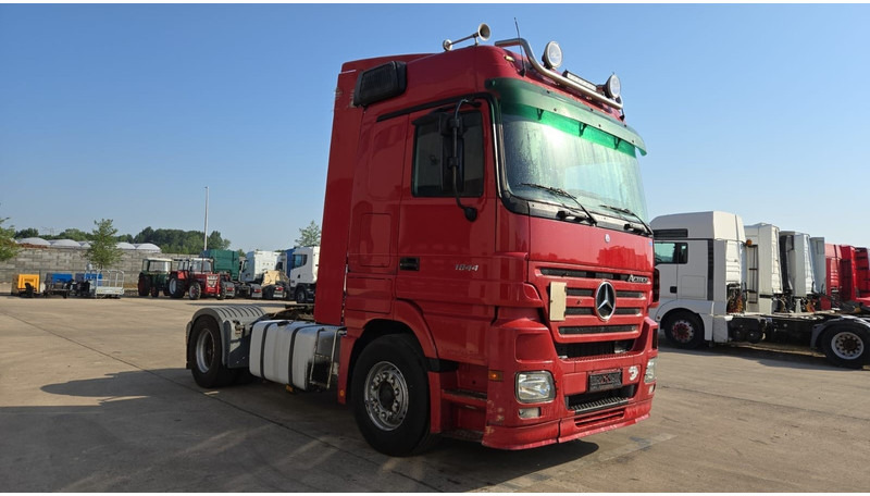 Mercedes-Benz actros 1844 (PARFAIT ETAT / PROPRE / AIRCO / MP2 / V6) - Tractor unit: picture 3 Mercedes-Benz actros 1844 (PARFAIT ETAT / PROPRE / AIRCO / MP2 / V6) - Tractor unit: picture 3