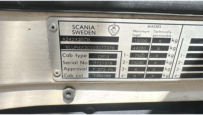 Tractor unit Scania 124-470 (MANUAL GEARBOX / BOITE MANUELLE / PDE): picture 18 Tractor unit Scania 124-470 (MANUAL GEARBOX / BOITE MANUELLE / PDE): picture 18