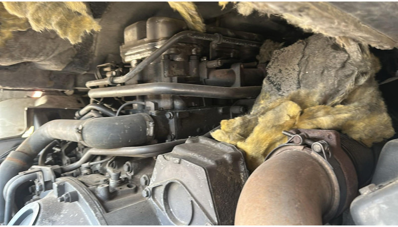 Tractor unit Scania 124-470 (MANUAL GEARBOX / BOITE MANUELLE / PDE): picture 16 Tractor unit Scania 124-470 (MANUAL GEARBOX / BOITE MANUELLE / PDE): picture 16