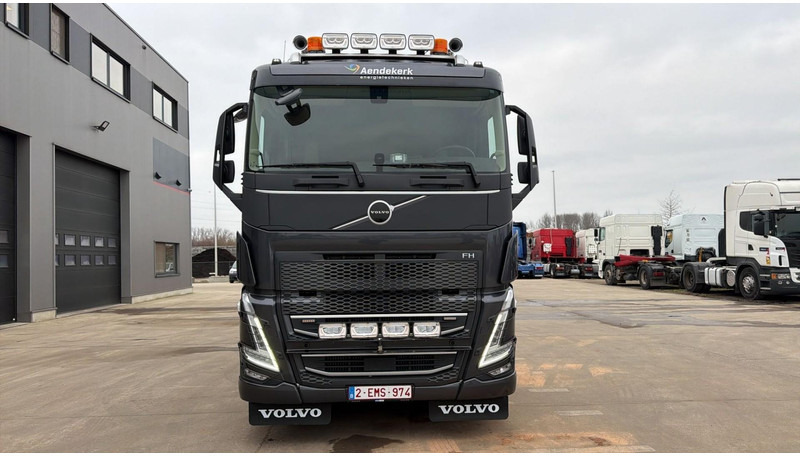 Volvo FH 500 (NEW TRUCK / 3300 KM / YEAR 2025 / 6X4 / PALFINGER SYSTEM) - Hook lift truck: picture 2 Volvo FH 500 (NEW TRUCK / 3300 KM / YEAR 2025 / 6X4 / PALFINGER SYSTEM) - Hook lift truck: picture 2