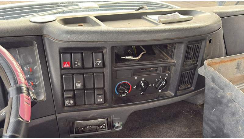 Cab chassis truck Volvo FL 220 (BELGIAN TRUCK / CAMION BELGE / MANUAL GEARBOX): picture 19 Cab chassis truck Volvo FL 220 (BELGIAN TRUCK / CAMION BELGE / MANUAL GEARBOX): picture 19