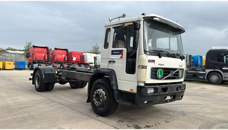 Volvo FL 220 (FULL STEEL SUSP. / 10 BOLTS / 18 TONS / VERY CLEAN CHASSIS !!! / CHASSIS 5.50M LENGHT) leasing Volvo FL 220 (FULL STEEL SUSP. / 10 BOLTS / 18 TONS / VERY CLEAN CHASSIS !!! / CHASSIS 5.50M LENGHT): picture 6