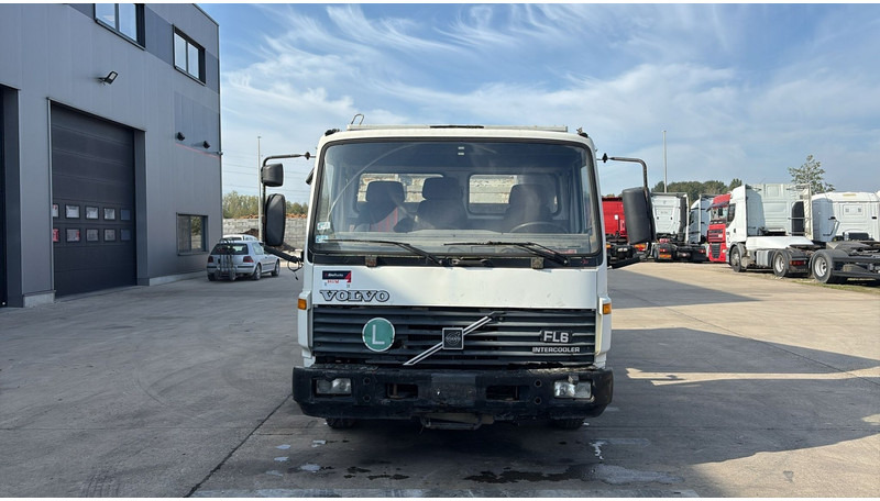 Volvo FL 6 - 8 (MANUAL PUMP / POMPE MANUELLE) - Tipper: picture 4 Volvo FL 6 - 8 (MANUAL PUMP / POMPE MANUELLE) - Tipper: picture 4