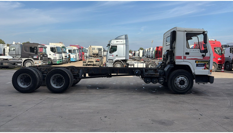 Volvo FL 7 (6X4 / LAMES / POMPE MANUELLE / MANUAL PUMP / STEEL SUSP.) - Cab chassis truck: picture 4 Volvo FL 7 (6X4 / LAMES / POMPE MANUELLE / MANUAL PUMP / STEEL SUSP.) - Cab chassis truck: picture 4