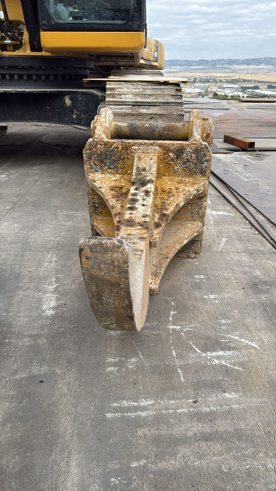 CATERPILLAR 336 Ripper from STOCK - Ripper for Crawler excavator: picture 3 CATERPILLAR 336 Ripper from STOCK - Ripper for Crawler excavator: picture 3