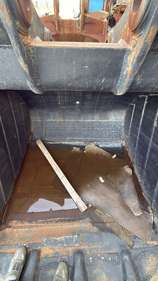 HITACHI ZX520/530 Cheap Second Hand Bucket - Excavator bucket: picture 4 HITACHI ZX520/530 Cheap Second Hand Bucket - Excavator bucket: picture 4
