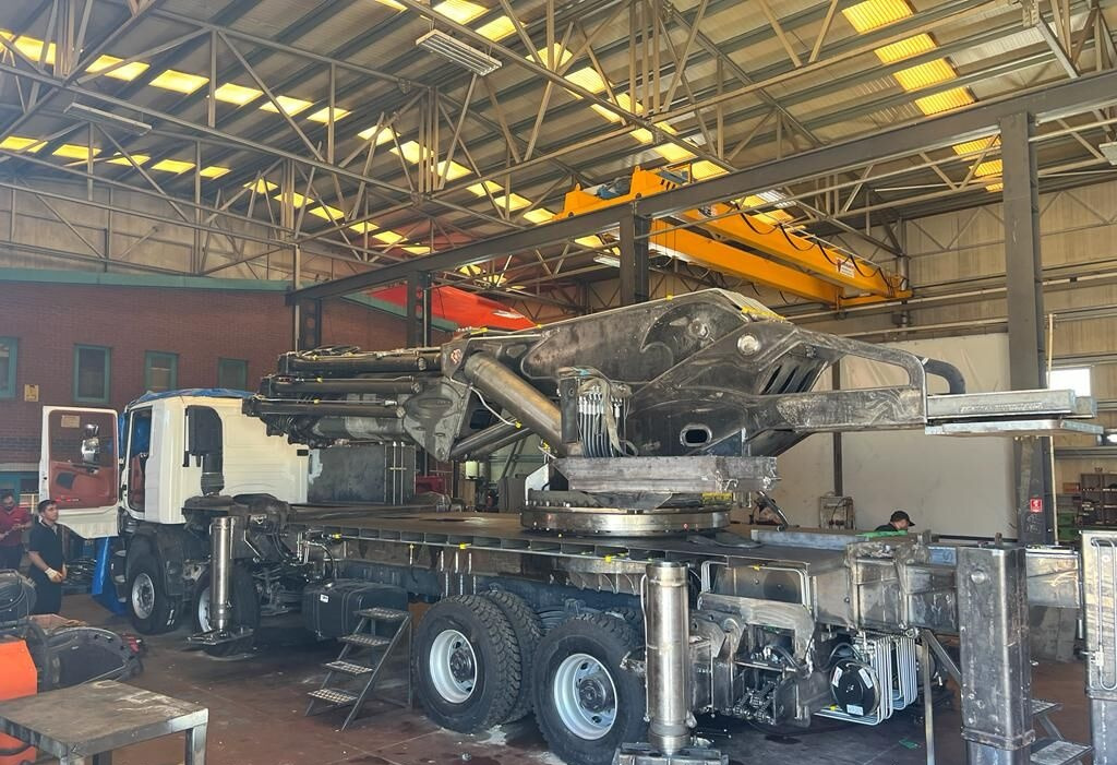 New - Mobile crane: picture 3 New - Mobile crane: picture 3