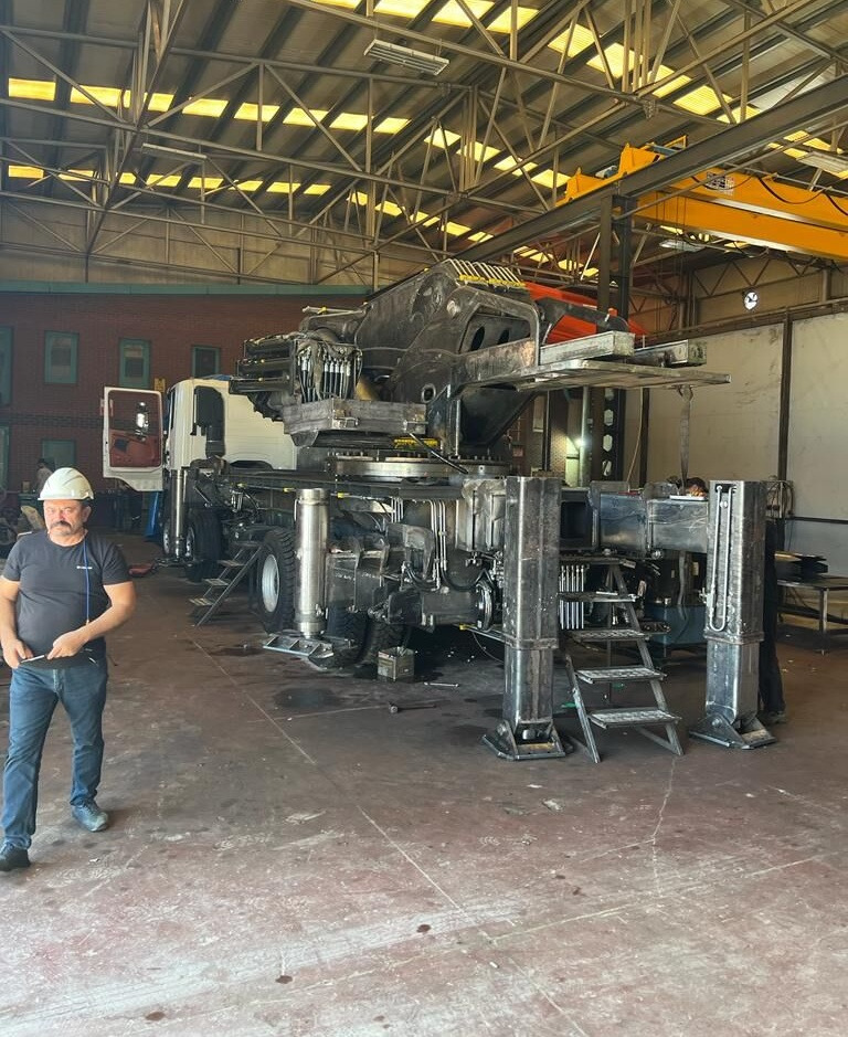 New - Mobile crane: picture 1 New - Mobile crane: picture 1