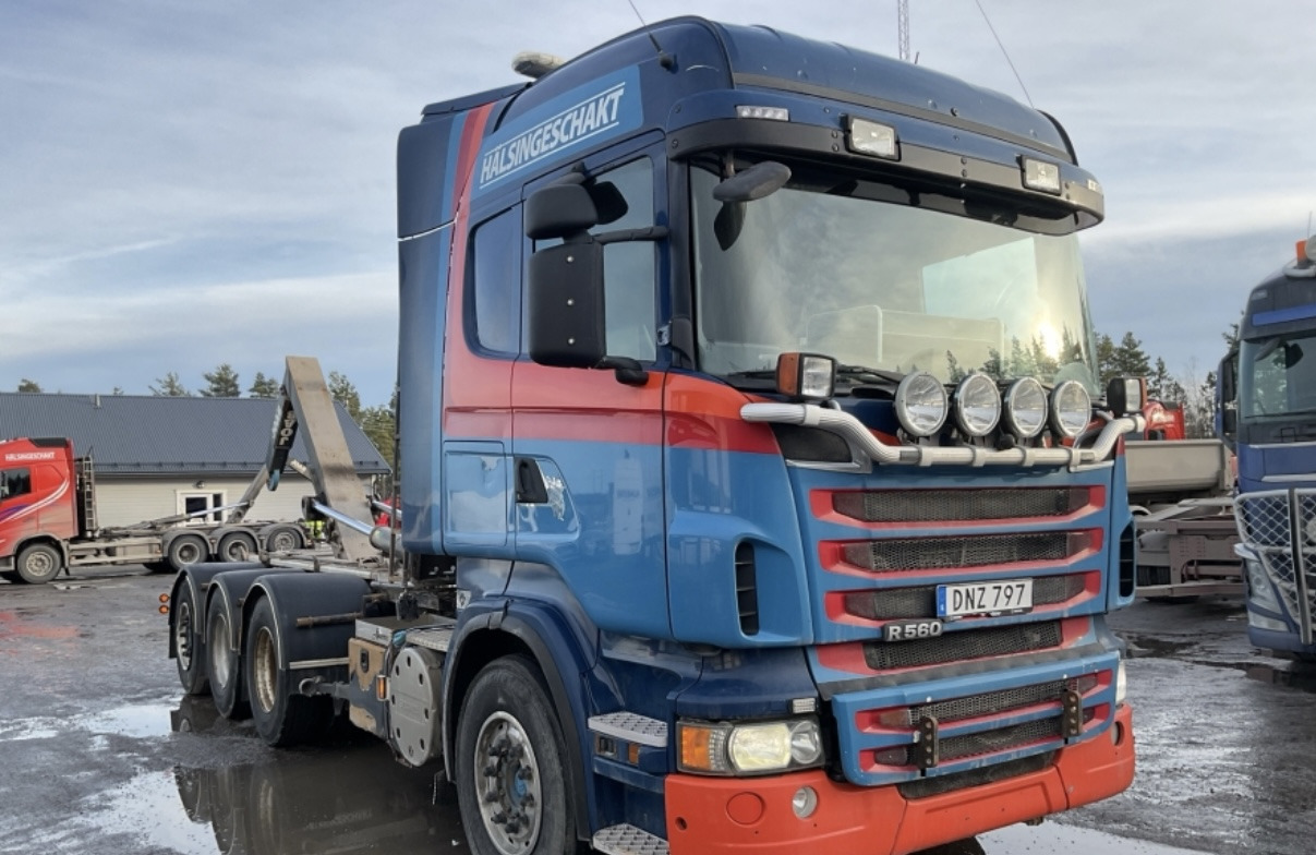 SCANIA R560 - Hook lift truck: picture 2 SCANIA R560 - Hook lift truck: picture 2