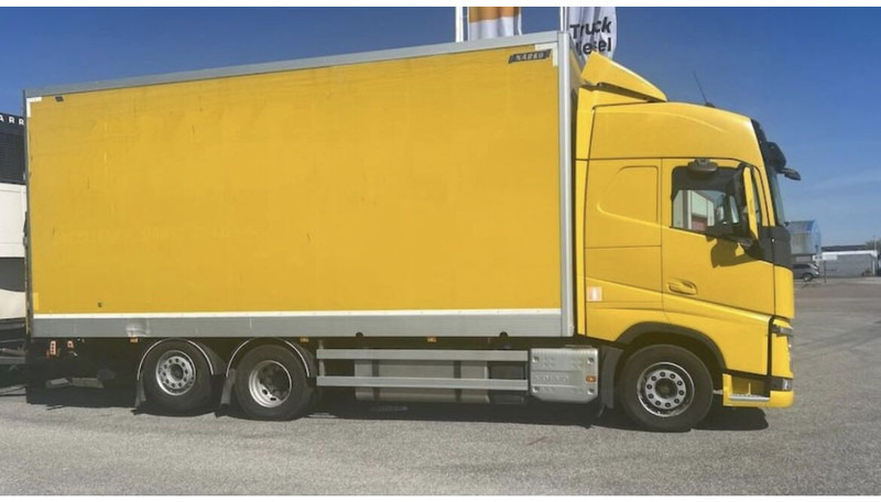 Volvo FH500 - Box truck: picture 3 Volvo FH500 - Box truck: picture 3