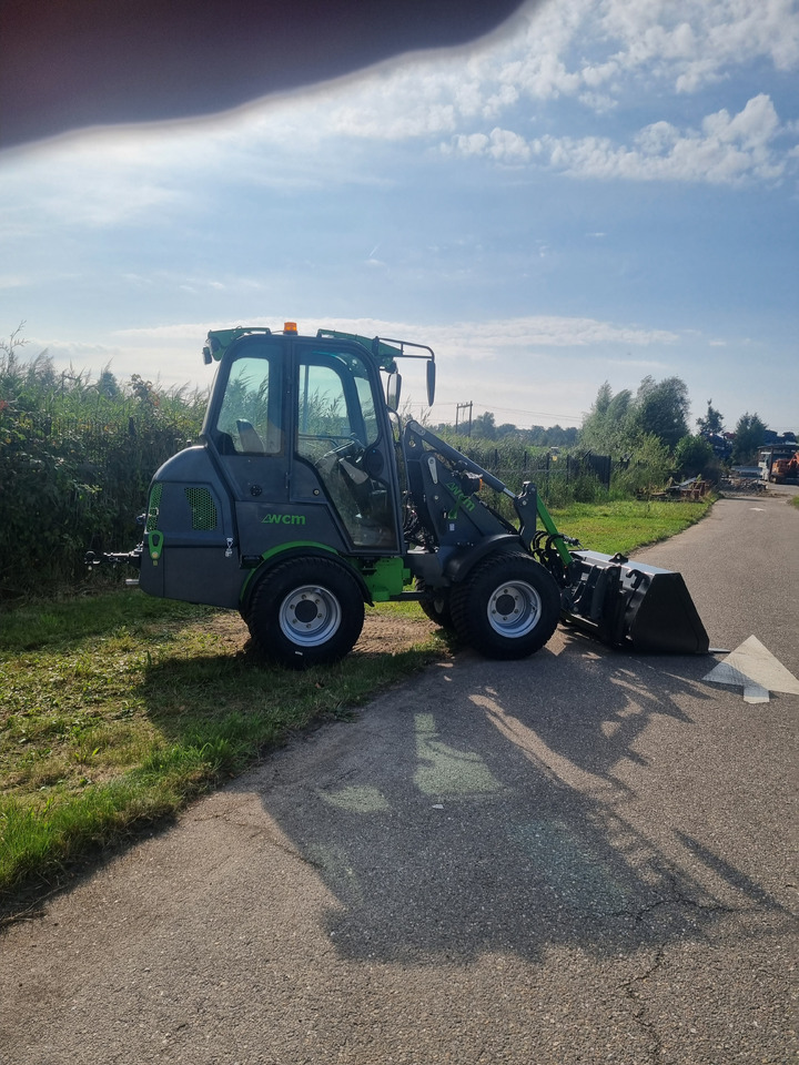 WCM L2412 - Wheel loader: picture 2 WCM L2412 - Wheel loader: picture 2