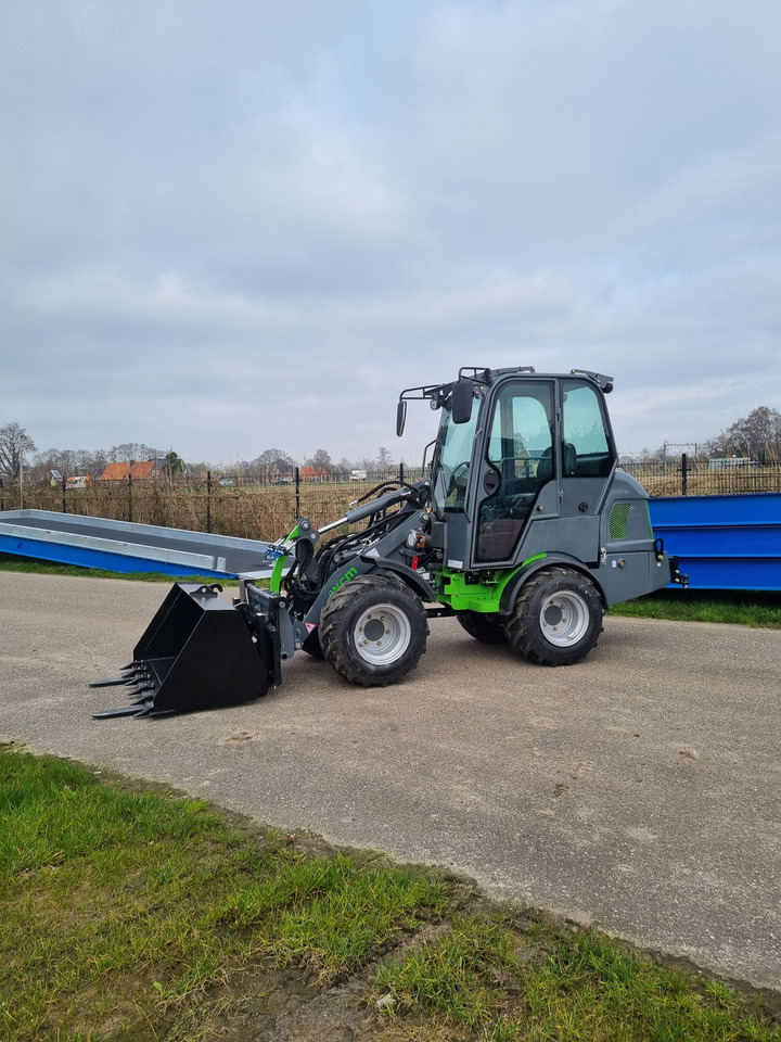 WCM-L2416 - Wheel loader: picture 3 WCM-L2416 - Wheel loader: picture 3