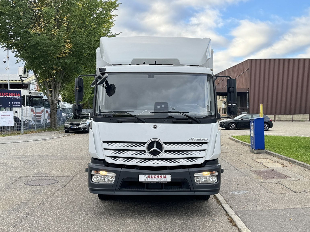 Mercedes-Benz Atego 1227L Koffer 8m LBW Klima Diff. Sperre - Box truck: picture 2 Mercedes-Benz Atego 1227L Koffer 8m LBW Klima Diff. Sperre - Box truck: picture 2
