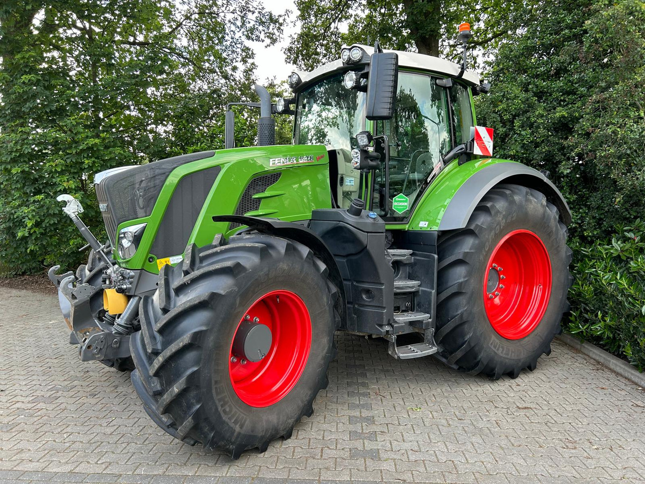 FENDT 828 Vario S4 ProfiPlus - Farm tractor: picture 1 FENDT 828 Vario S4 ProfiPlus - Farm tractor: picture 1