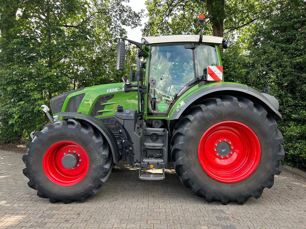 FENDT 828 Vario S4 ProfiPlus - Farm tractor: picture 2 FENDT 828 Vario S4 ProfiPlus - Farm tractor: picture 2