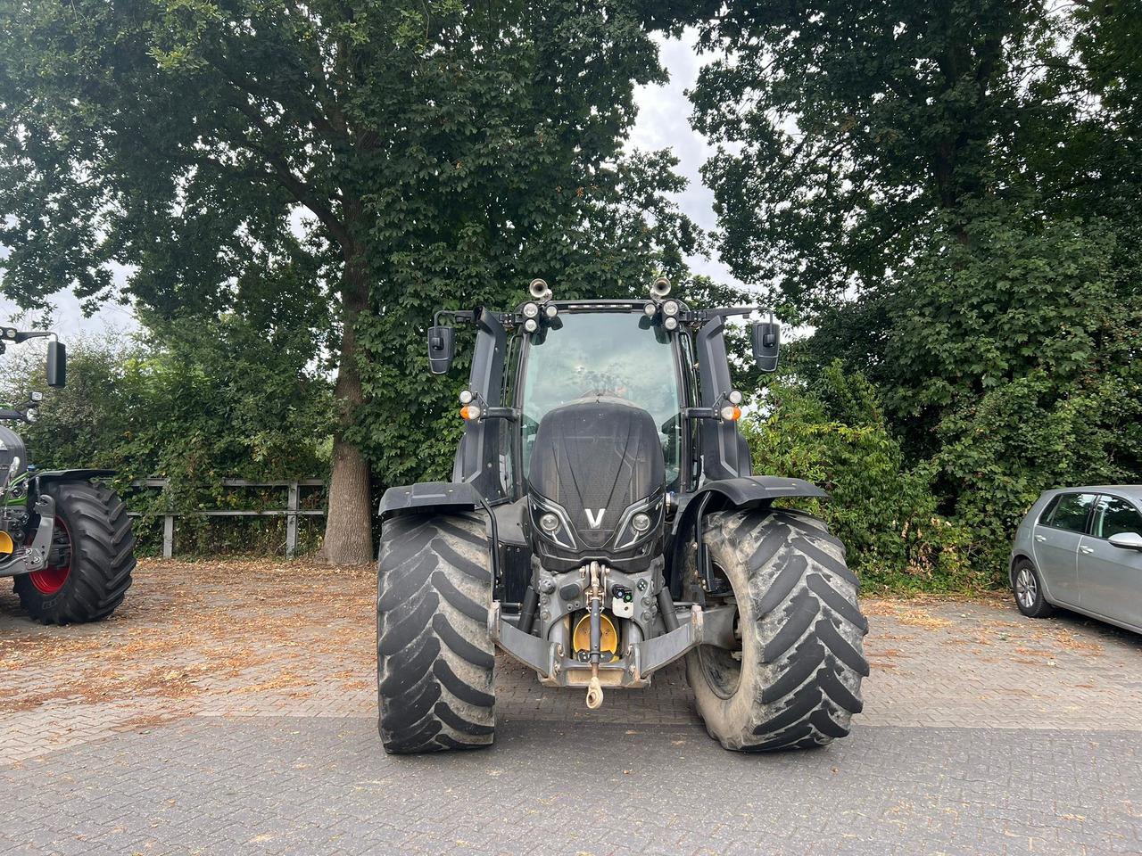 Valtra T174 Versu - Farm tractor: picture 5 Valtra T174 Versu - Farm tractor: picture 5