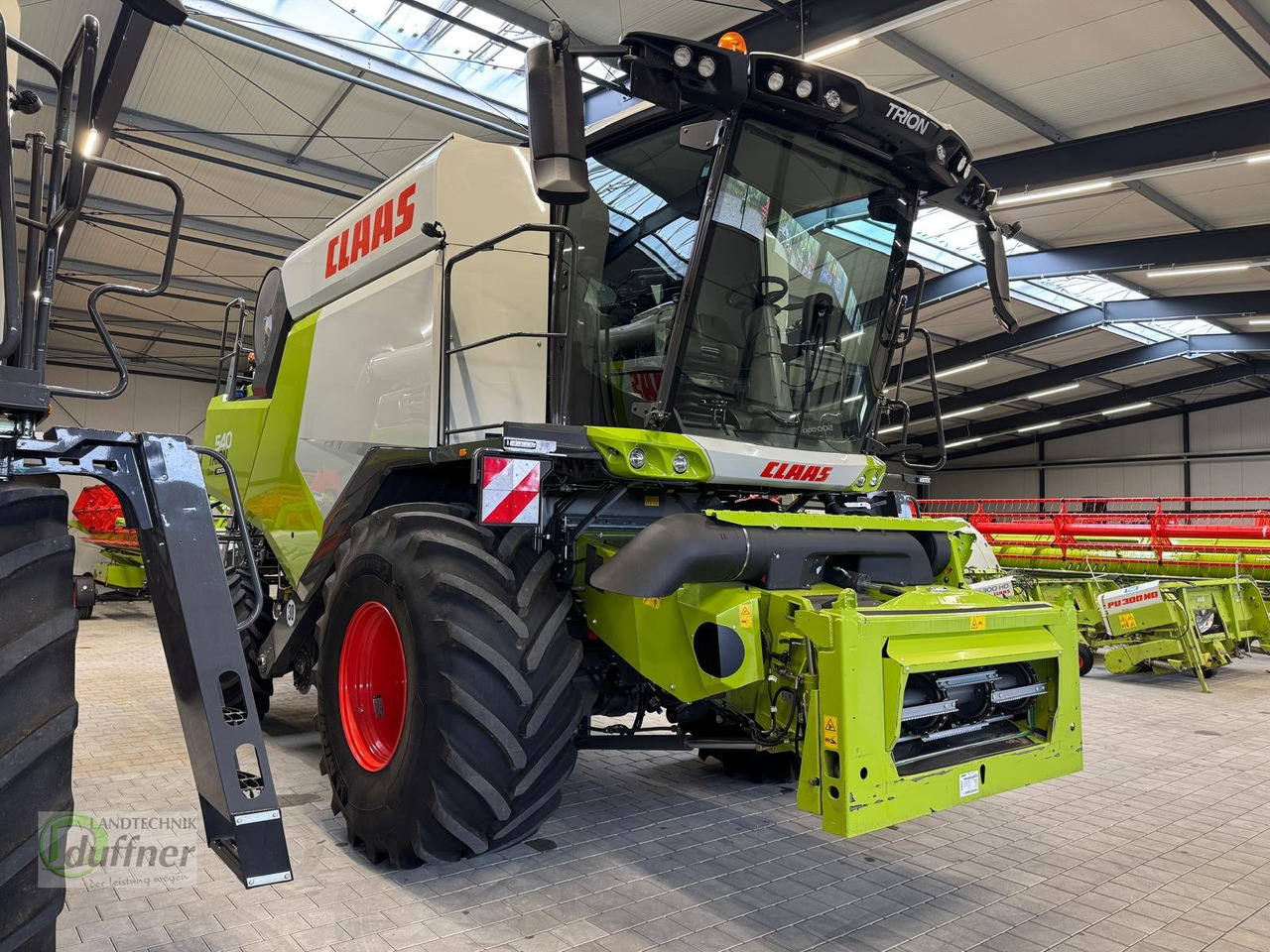 CLAAS Trion 540 Montana - Combine harvester: picture 3 CLAAS Trion 540 Montana - Combine harvester: picture 3