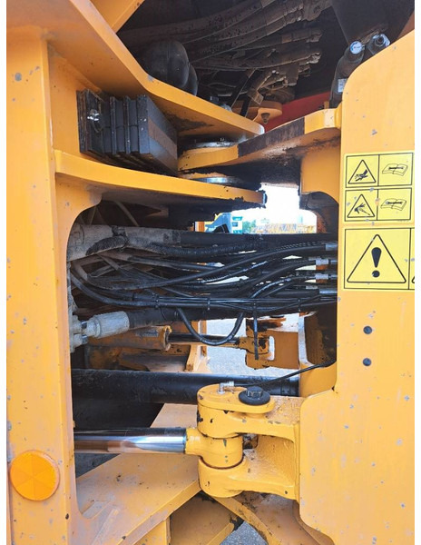 Wheel loader Hyundai HL 940: picture 8