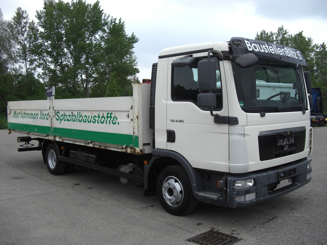 MAN 8180L Baustoffpritsche MAN 8180L Baustoffpritsche - Open body delivery van: picture 1 MAN 8180L Baustoffpritsche MAN 8180L Baustoffpritsche - Open body delivery van: picture 1