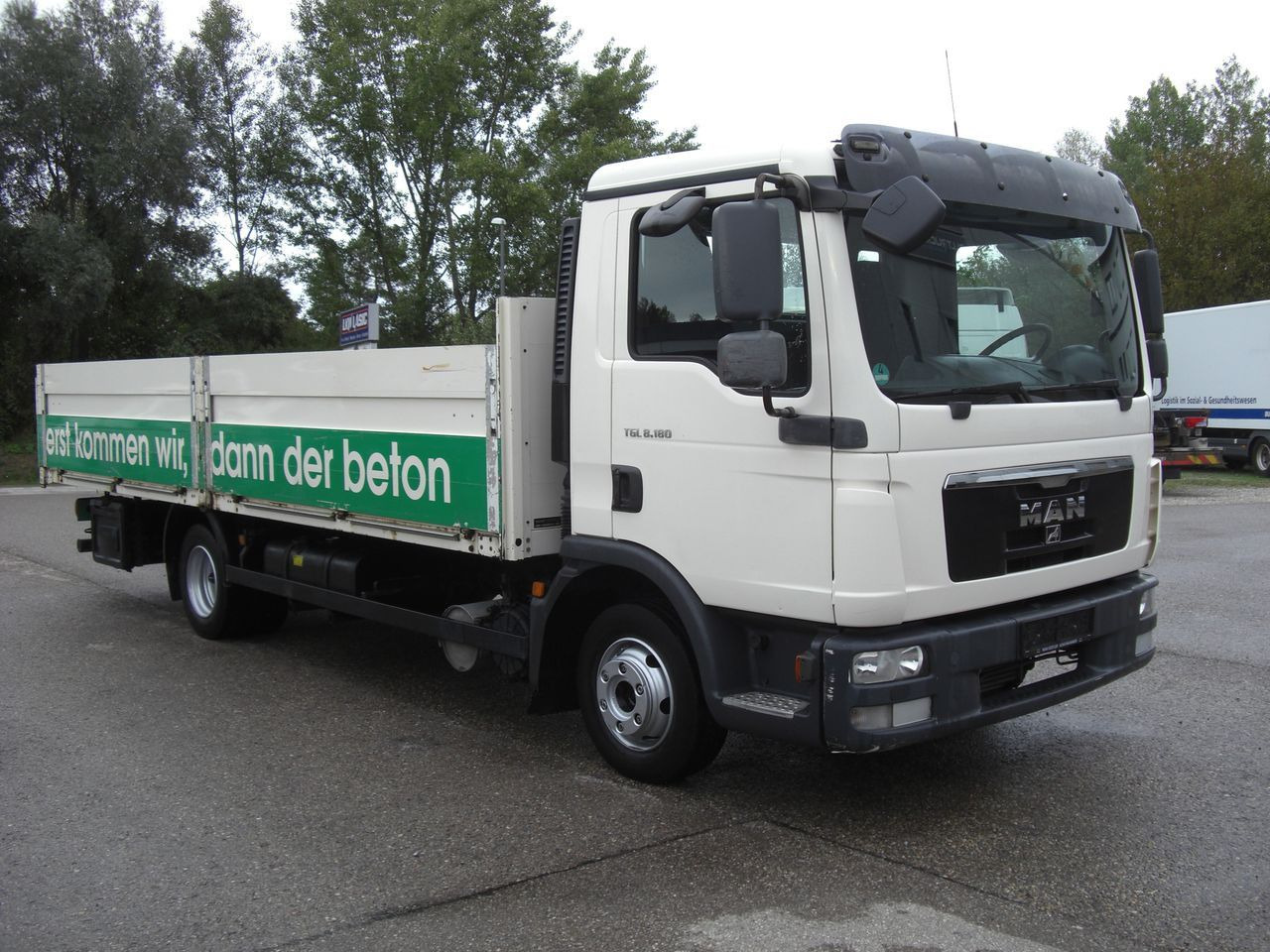 MAN 8180L Pritsche MAN 8180L Pritsche - Open body delivery van: picture 2 MAN 8180L Pritsche MAN 8180L Pritsche - Open body delivery van: picture 2