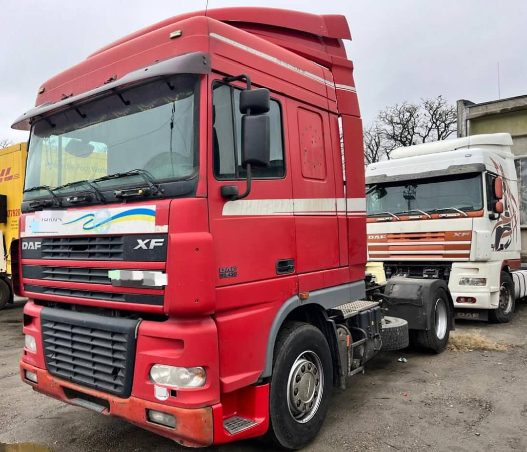 DAF XF 95 - Tractor unit: picture 1 DAF XF 95 - Tractor unit: picture 1