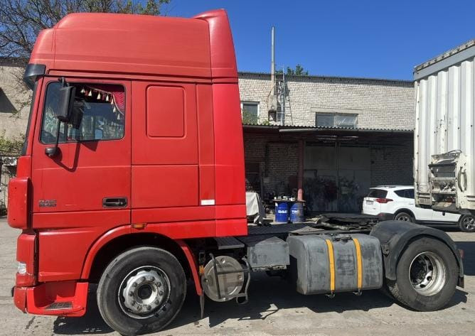 Daf XF 95 - Tractor unit: picture 2 Daf XF 95 - Tractor unit: picture 2