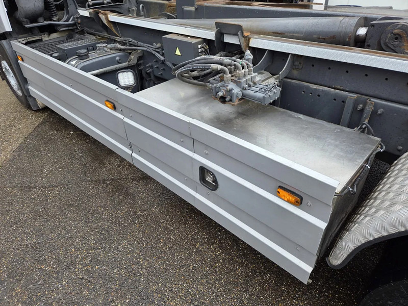 Volvo FH 460 VDL hooklift - Hook lift truck: picture 5 Volvo FH 460 VDL hooklift - Hook lift truck: picture 5