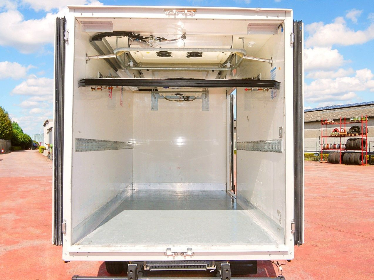 Refrigerated delivery van Iveco 35C13 DAILY KUHLKOFFER CARRIER XARIOS 600 MULTI: picture 10 Refrigerated delivery van Iveco 35C13 DAILY KUHLKOFFER CARRIER XARIOS 600 MULTI: picture 10