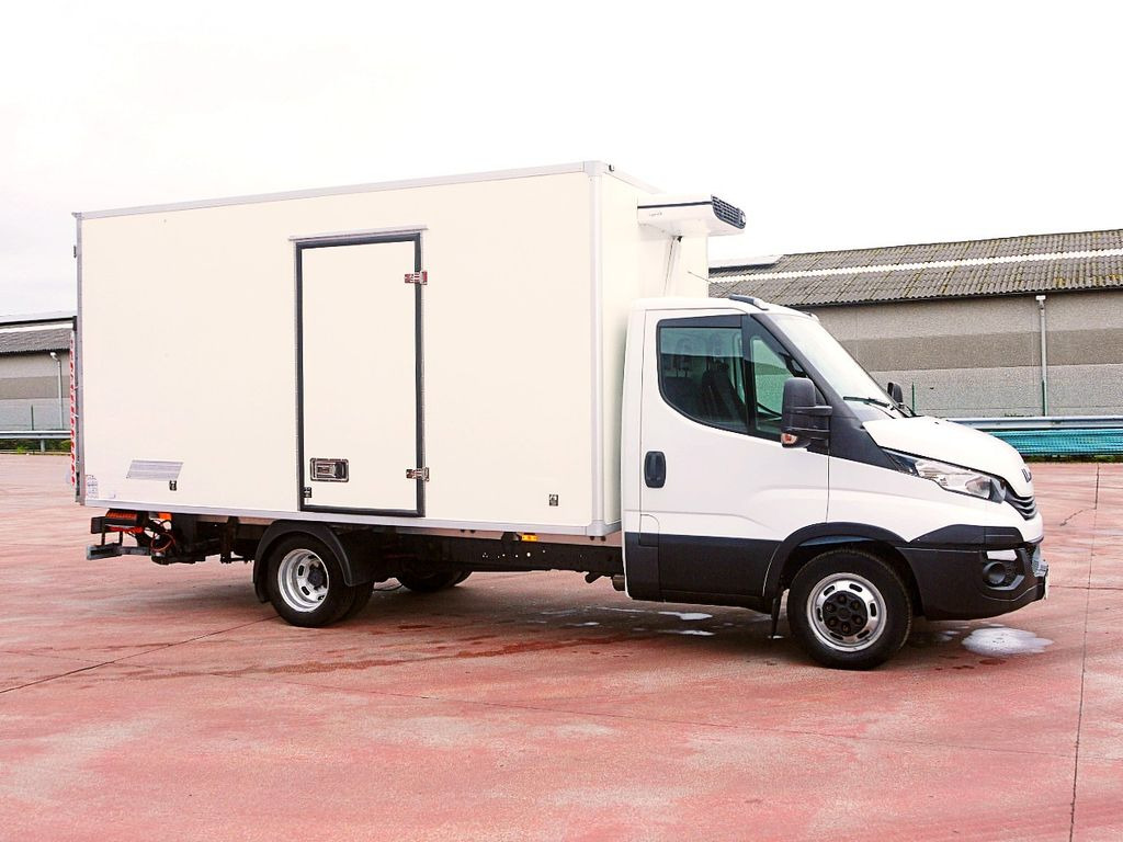 Iveco 35C14 KUHLKOFFER 4.4m CARRIER VIENTO LBW - Refrigerated delivery van: picture 2 Iveco 35C14 KUHLKOFFER 4.4m CARRIER VIENTO LBW - Refrigerated delivery van: picture 2