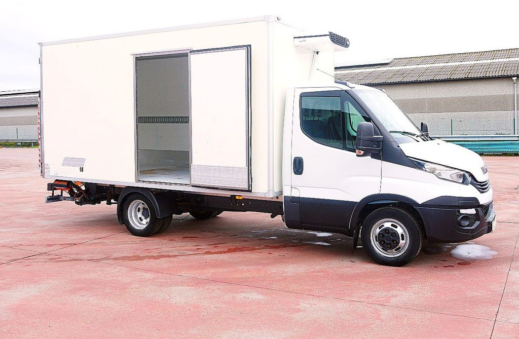 Iveco 35C14 KUHLKOFFER 4.4m CARRIER VIENTO LBW - Refrigerated delivery van: picture 3 Iveco 35C14 KUHLKOFFER 4.4m CARRIER VIENTO LBW - Refrigerated delivery van: picture 3
