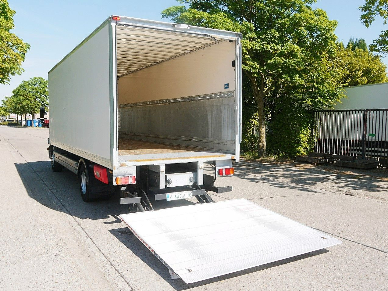 Box truck Mercedes-Benz 1318 ATEGO MEUBEL KOFFER LBW MANUAL  LUFTFEDERNG: picture 7