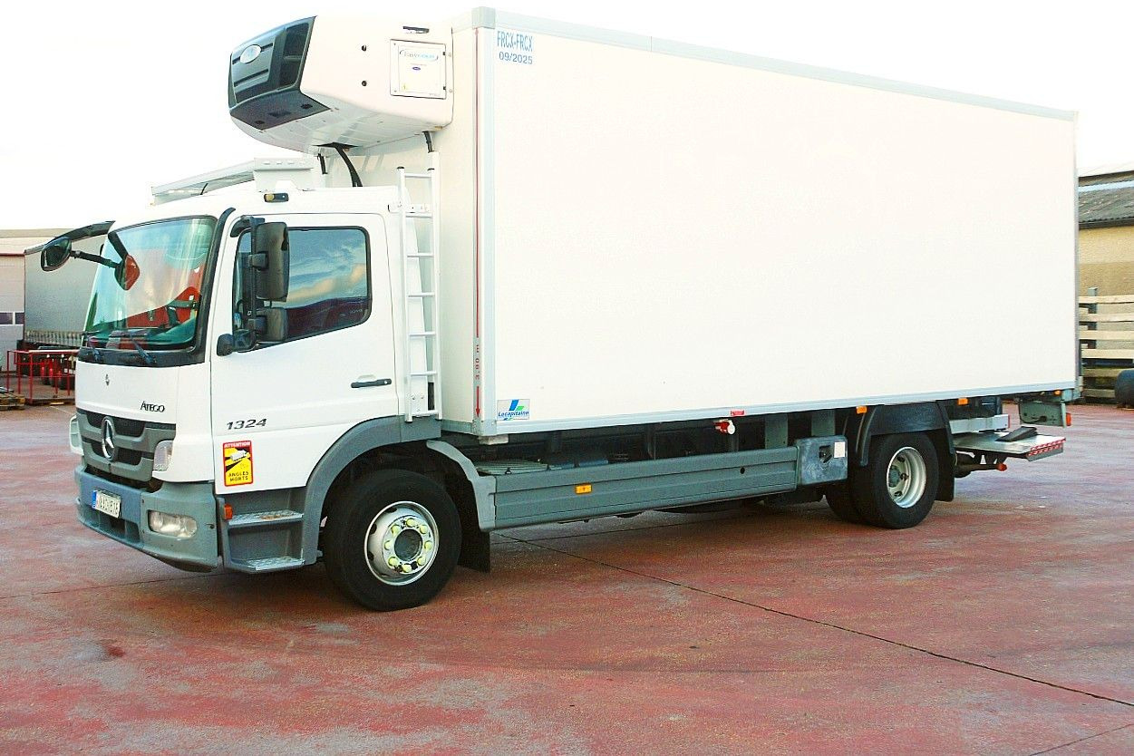 Mercedes-Benz 1324 ATEGO CARRIER SUPRA 1000MT CITY Z. A/C LUFT - Refrigerator truck: picture 4 Mercedes-Benz 1324 ATEGO CARRIER SUPRA 1000MT CITY Z. A/C LUFT - Refrigerator truck: picture 4