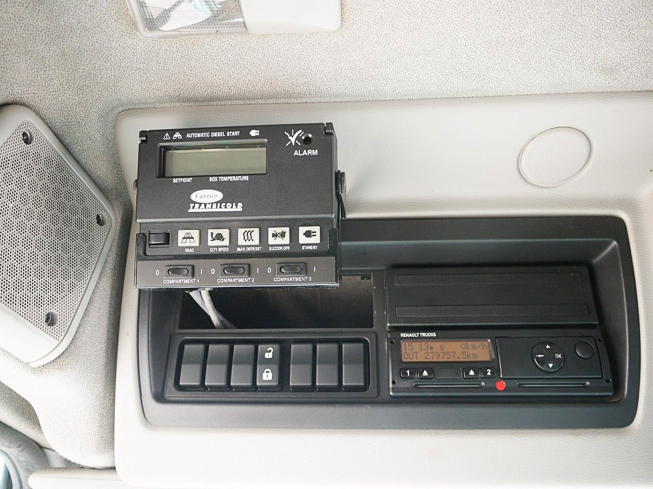 Refrigerator truck Renault D 10 210 KUHLKOFFER CARRIER SUPRA 1150 MT TOP: picture 15 Refrigerator truck Renault D 10 210 KUHLKOFFER CARRIER SUPRA 1150 MT TOP: picture 15