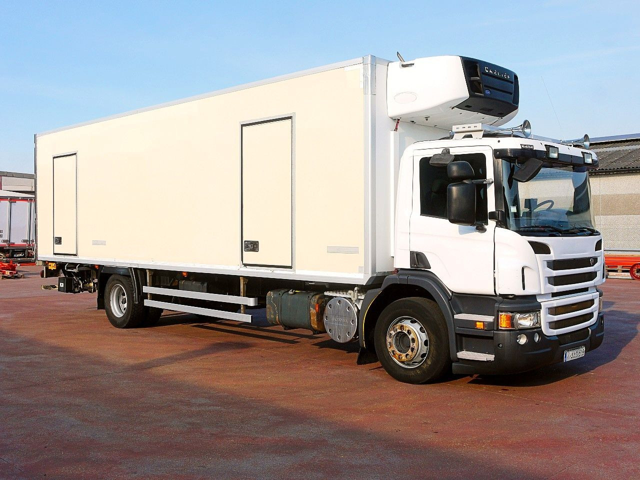 Scania P 230 KUHLKOFFER CARRIER SUPRA 950 MT A/C Scania P 230 KUHLKOFFER CARRIER SUPRA 950 MT A/C - Refrigerator truck: picture 2 Scania P 230 KUHLKOFFER CARRIER SUPRA 950 MT A/C Scania P 230 KUHLKOFFER CARRIER SUPRA 950 MT A/C - Refrigerator truck: picture 2