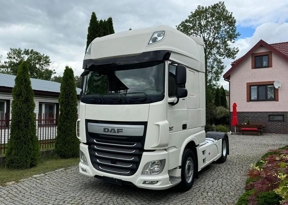 DAF XF106 - Tractor unit: picture 1 DAF XF106 - Tractor unit: picture 1