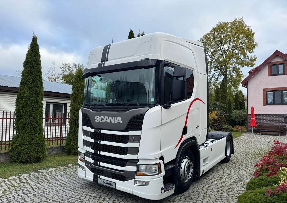 Scania R450 - Tractor unit: picture 1 Scania R450 - Tractor unit: picture 1