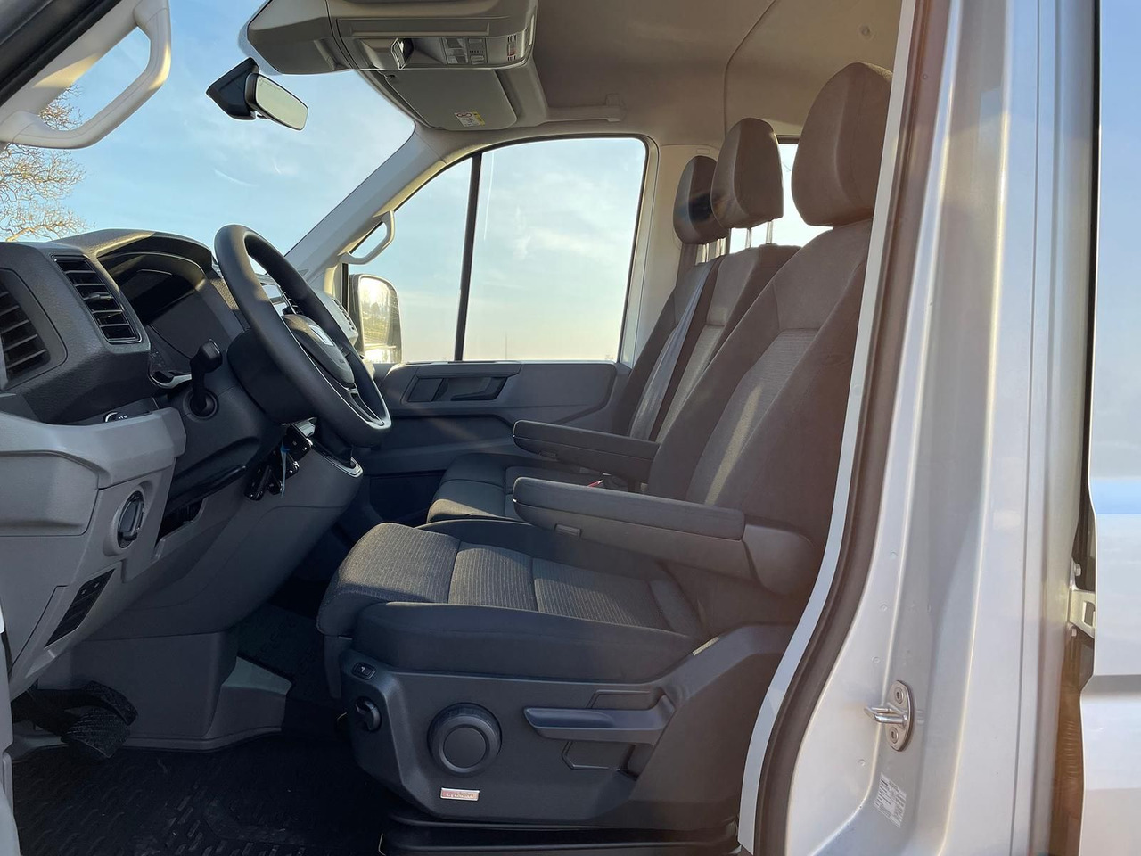 Car MAN TGE 5.160 Fahrgestell DOKA L4 AHK SITZHZ LED DAB: picture 25 Car MAN TGE 5.160 Fahrgestell DOKA L4 AHK SITZHZ LED DAB: picture 25